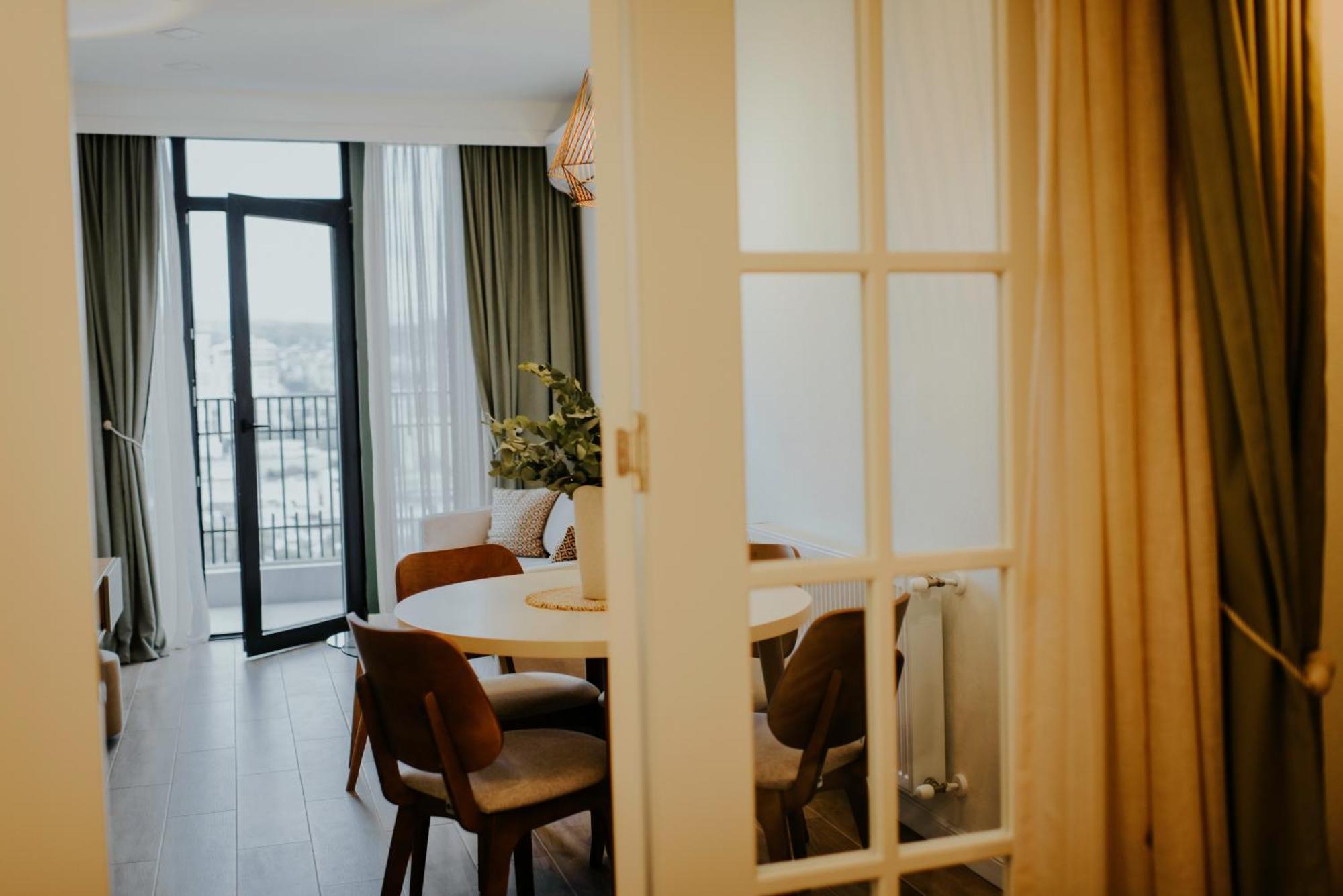 Skyline Luxury Suites Tbilisi Esterno foto